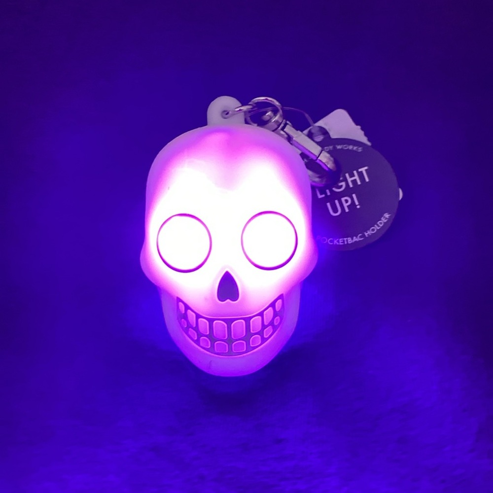 Light-Up Skull Sanitizer Holder Halloween Bath and Body Works. Watch Video
